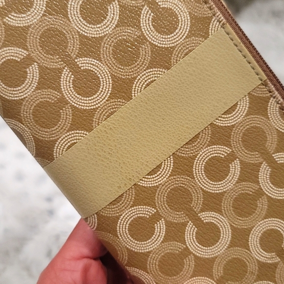 Coach wallet/checkbook - Picture 9 of 11
